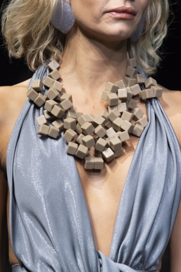 اسبوع الموضة في ميلان 2019 عرض أزياء Emporio Armani لربيع وصيف 2020 من ميلان