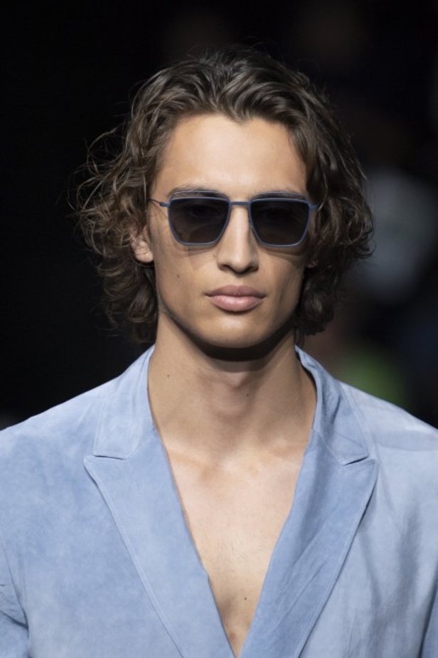 اسبوع الموضة في ميلان 2019 عرض أزياء Emporio Armani لربيع وصيف 2020 من ميلان