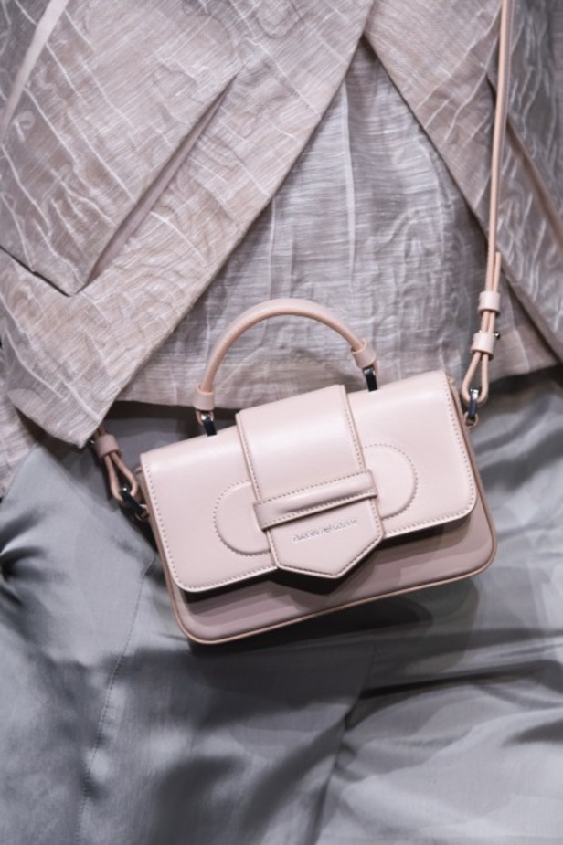 اسبوع الموضة في ميلان 2019 عرض أزياء Emporio Armani لربيع وصيف 2020 من ميلان