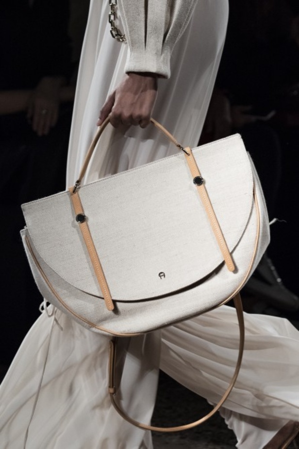 اسبوع الموضة في ميلان 2019 أزياء AIGNER الفاخرة لربيع وصيف 2020