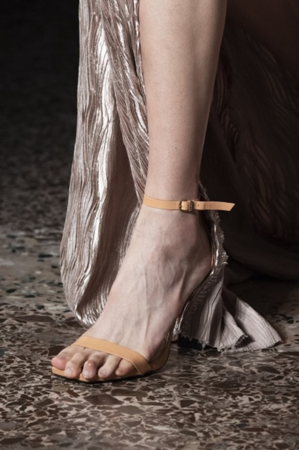 اسبوع الموضة في ميلان 2019 أزياء AIGNER الفاخرة لربيع وصيف 2020