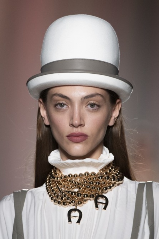 اسبوع الموضة في ميلان 2019 أزياء AIGNER الفاخرة لربيع وصيف 2020