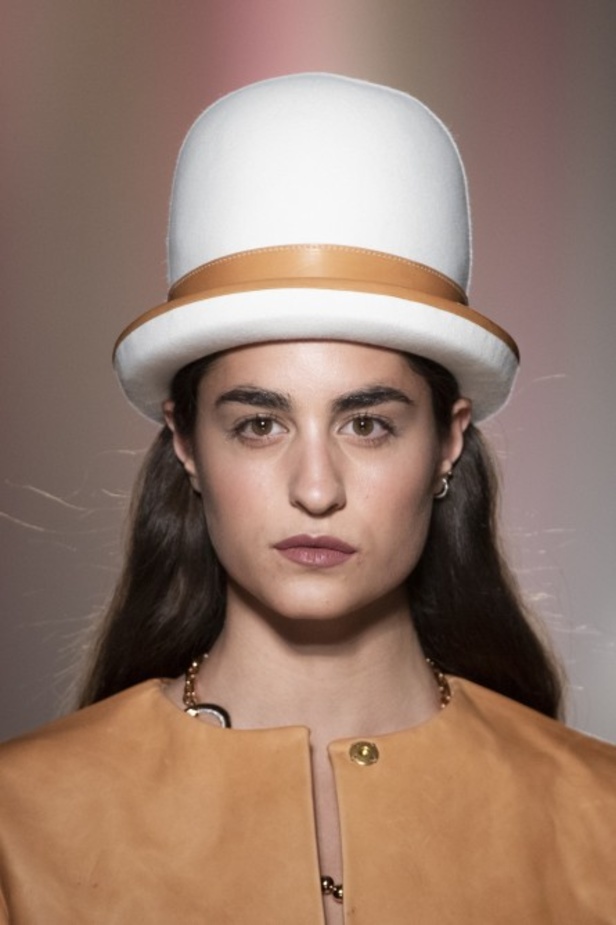 اسبوع الموضة في ميلان 2019 أزياء AIGNER الفاخرة لربيع وصيف 2020