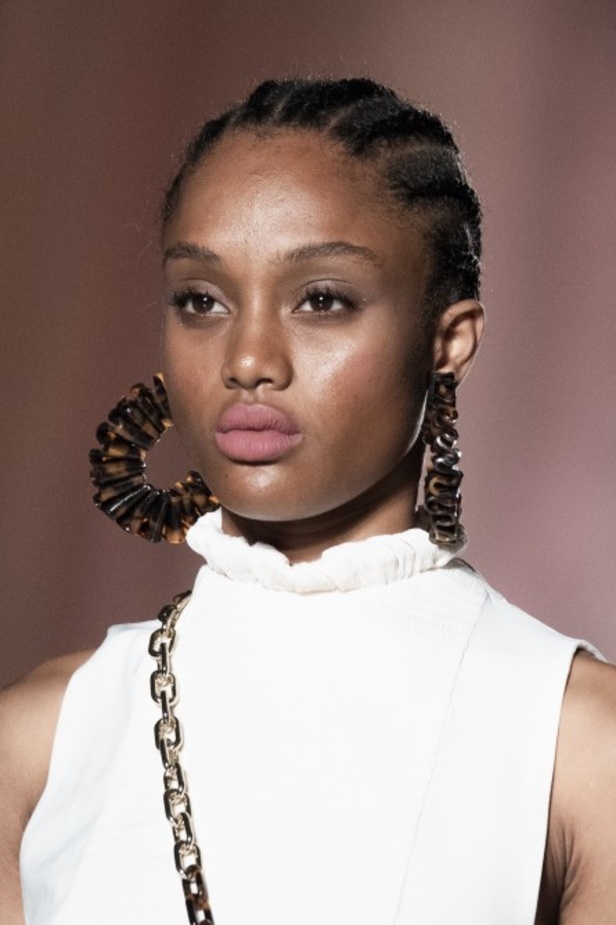 اسبوع الموضة في ميلان 2019 أزياء AIGNER الفاخرة لربيع وصيف 2020