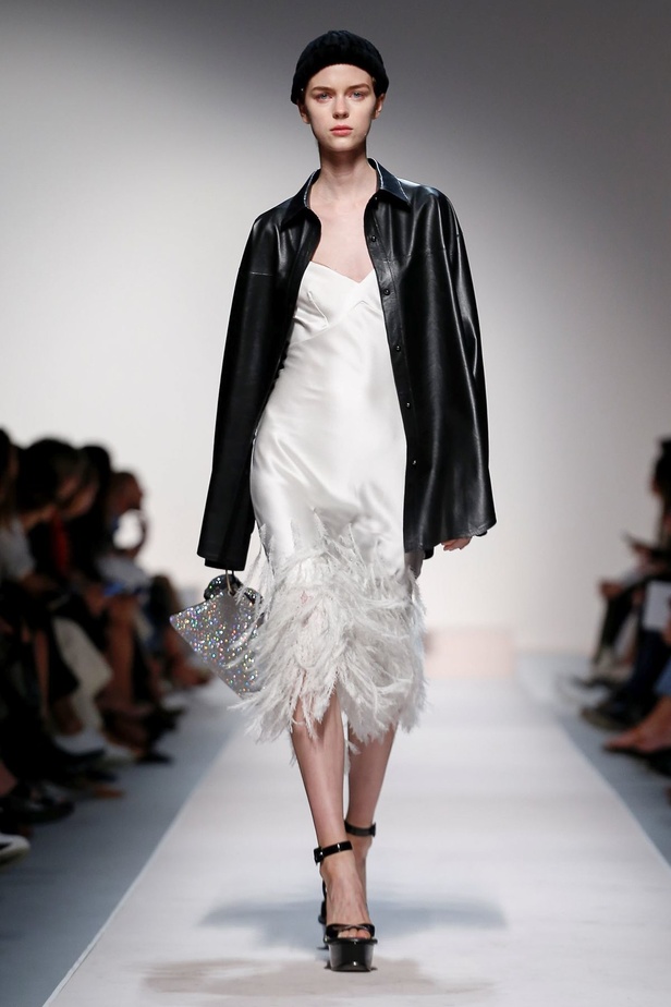 اسبوع الموضة في ميلان 2019 عرض أزياء ERMANNO SCERVINO لربيع وصيف 2020