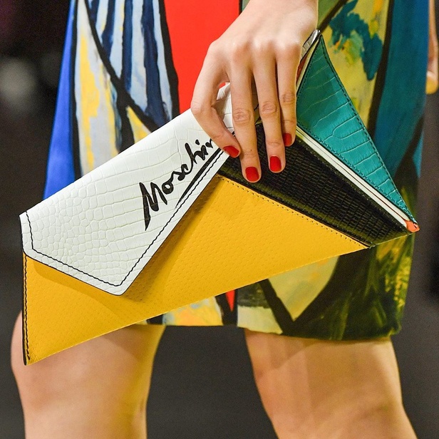 اسبوع الموضة في ميلان 2019  اخر صيحات MOSCHINO  لربيع وصيف 2020  