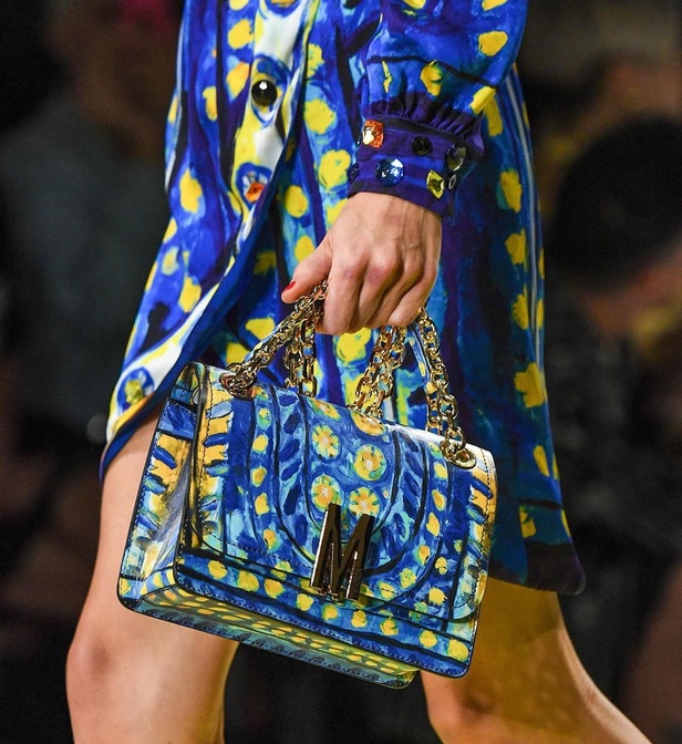 اسبوع الموضة في ميلان 2019  اخر صيحات MOSCHINO  لربيع وصيف 2020  