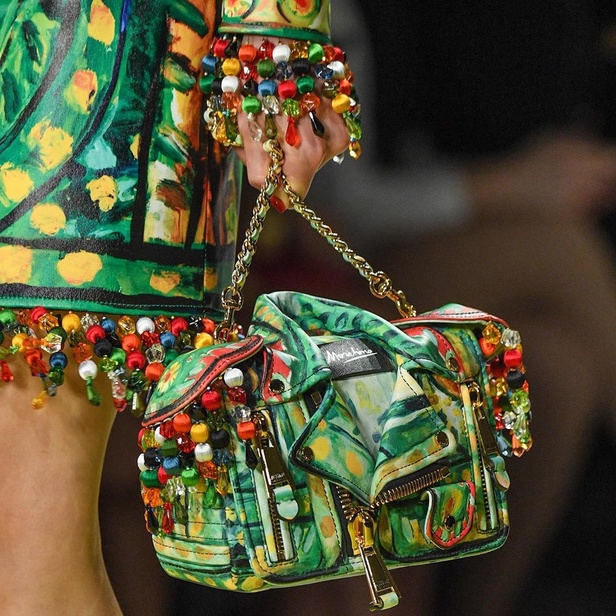 اسبوع الموضة في ميلان 2019  اخر صيحات MOSCHINO  لربيع وصيف 2020  