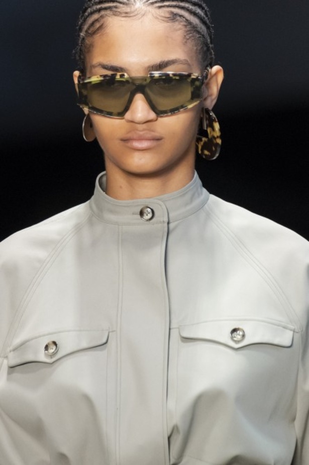 الأنوثة المفعمة بالرومانسية المعاصرة مع مجموعة Sportmax لربيع وصيف 2020