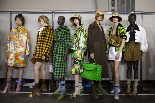 اسبوع الموضة في ميلان 2019 أزياء FENDI  الفاخرة  من ميلان لربيع وصيف 2020