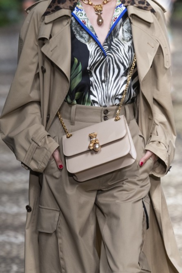 تصاميم عكست الألوان والمرح في عرض Dolce & Gabbana