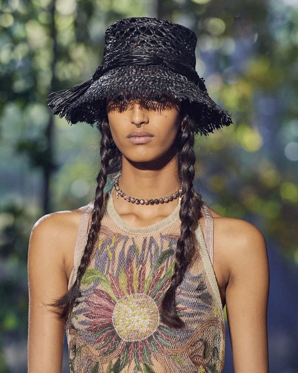 اسبوع الموضة في باريس 2019 ازياء MAISON DIOR الفاخرة لربيع وصيف 2020