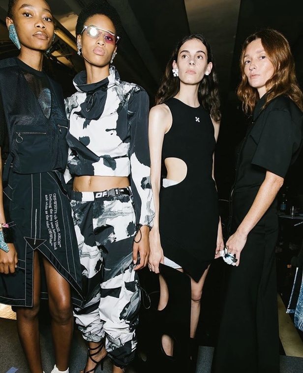 عرض مجموعة Off white بحس رياضي فاخر 