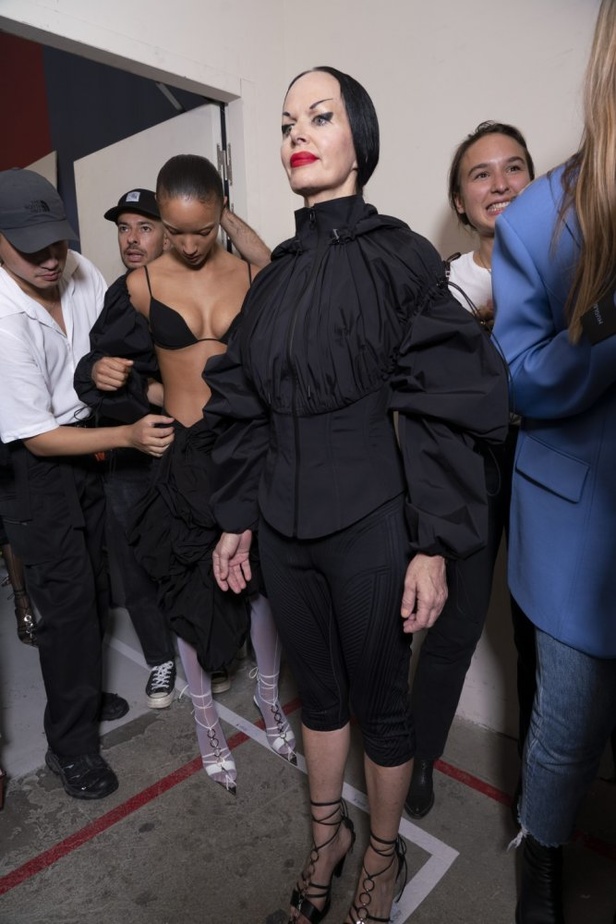 اسبوع الموضة في باريس 2019 عرض أزياء MUGLER لربيع وصيف 2020