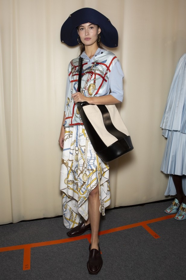 اسبوع الموضة في باريس 2019 عرض أزياء LANVIN لربيع وصيف 2020