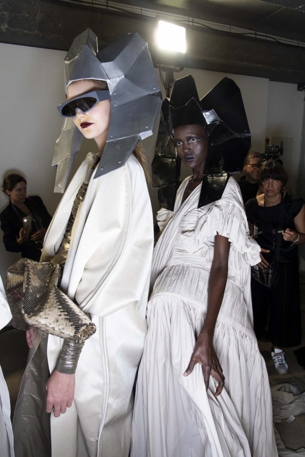 اسبوع الموضة في باريس 2019 مجموعة RICK OWENS لربيع وصيف 2020