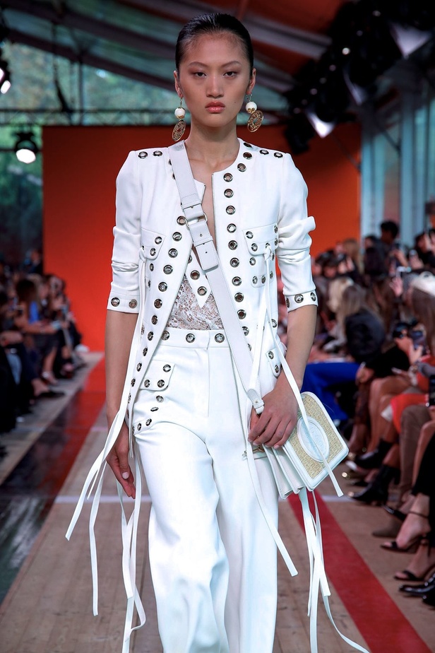 اسبوع الموضة في باريس 2019 مجموعة ايلي صعب الفاخرة لربيع وصيف 2020