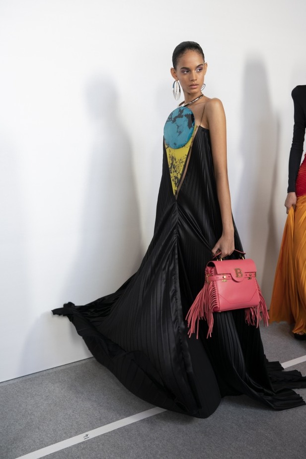 اسبوع الموضة في باريس 2019 ازياء BALMAIN الجاهزة لربيع وصيف 2020