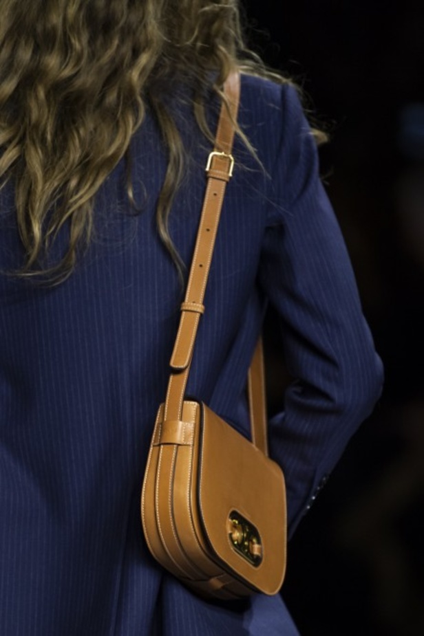 اسبوع الموضة في باريس 2019 أزياء  CELINE الفاخرة لربيع وصيف 2020