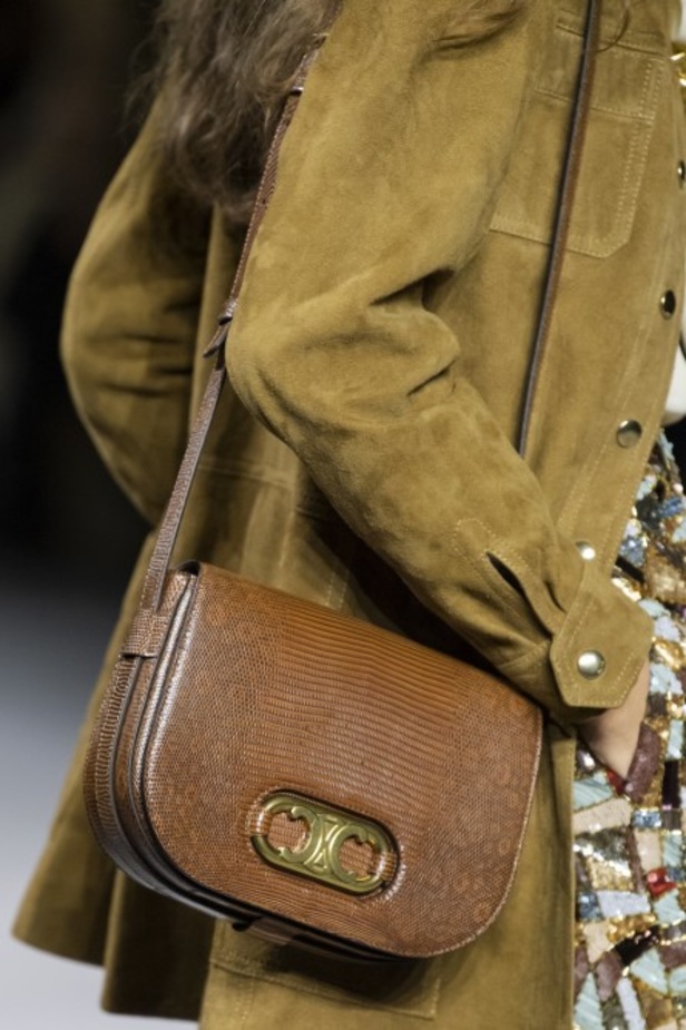 اسبوع الموضة في باريس 2019 أزياء  CELINE الفاخرة لربيع وصيف 2020