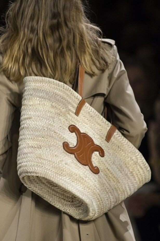 اسبوع الموضة في باريس 2019 أزياء  CELINE الفاخرة لربيع وصيف 2020