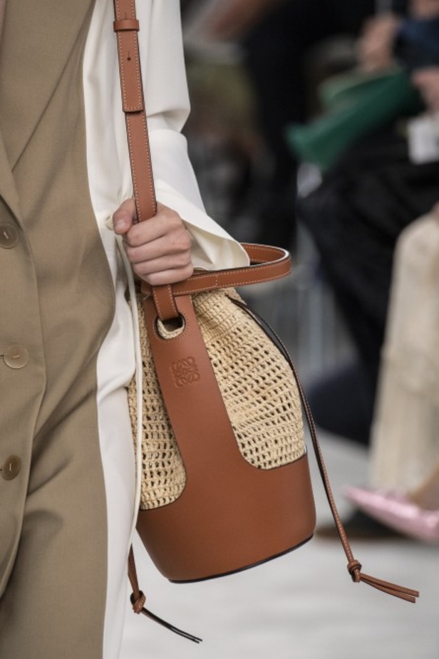 اسبوع الموضة في باريس 2019 مجموعة لويفي لربيع وصيف 2020