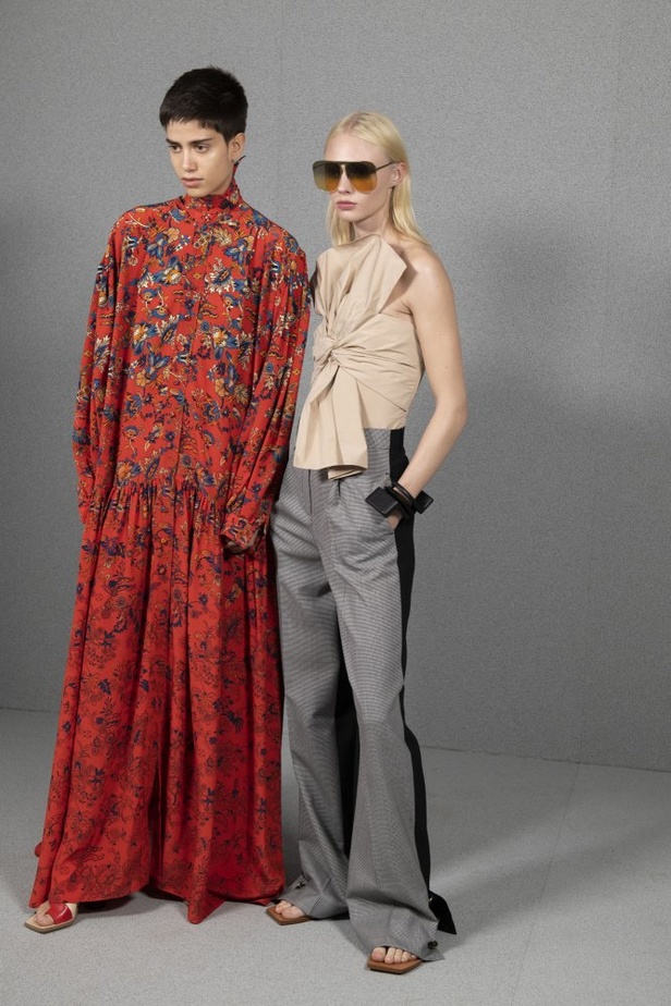 اسبوع الموضة في باريس 2019 مجموعة GIVENCHY لربيع وصيف 2020