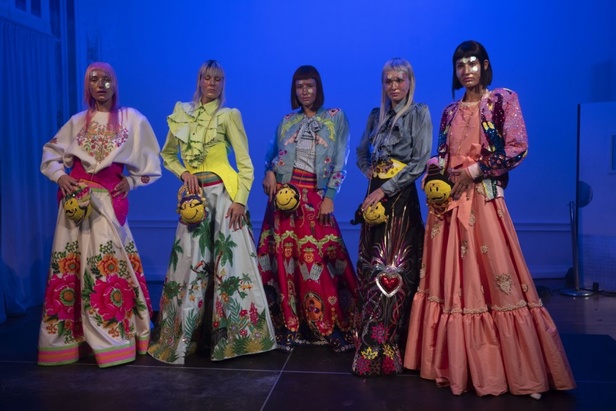 اسبوع الموضة في باريس 2019 مجموعة الالبسة الجاهزة من MANISH ARORA لربيع وصيف 2020