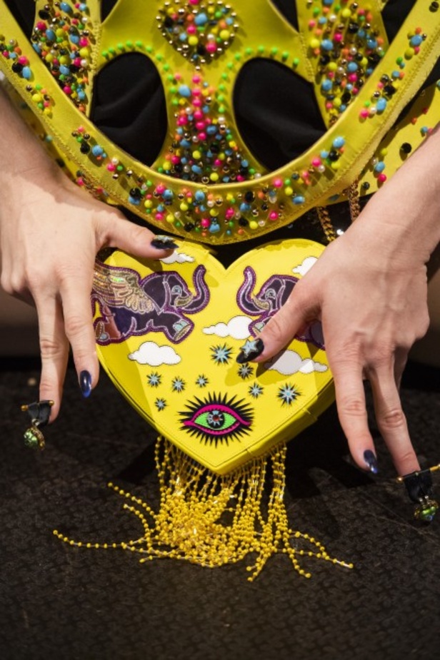 اسبوع الموضة في باريس 2019 مجموعة الالبسة الجاهزة من MANISH ARORA لربيع وصيف 2020