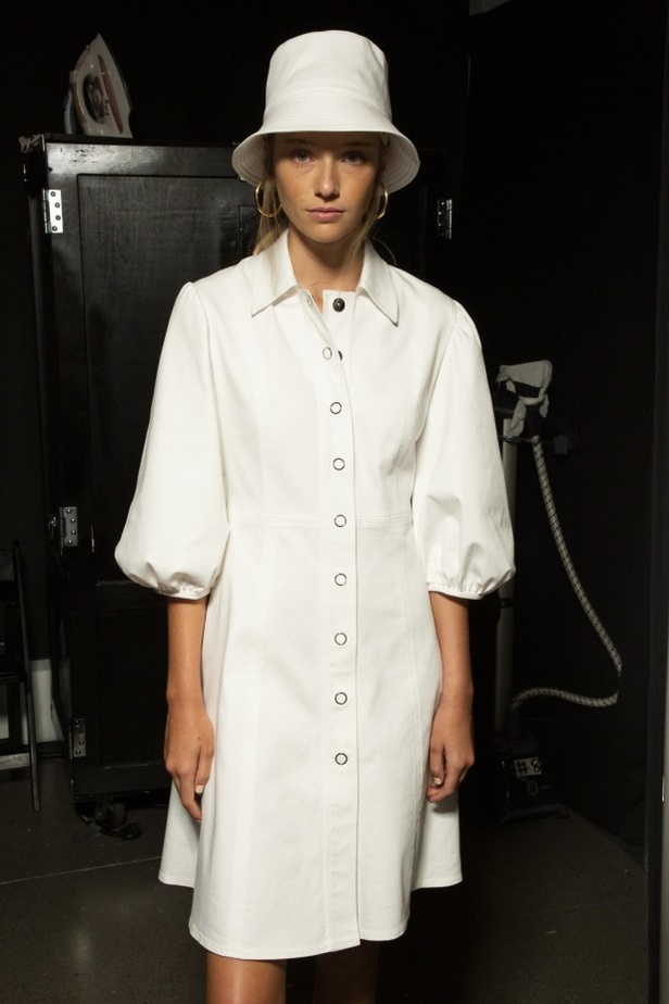  اسبوع الموضة في نيويورك 2019 ابرز صيحات أزياء و اكسسوارات ELIE TAHARI لربيع وصيف 2020 