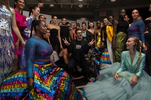 عرض أزياء كريستيان سيريانو لموسم ربيع وصيف 2020