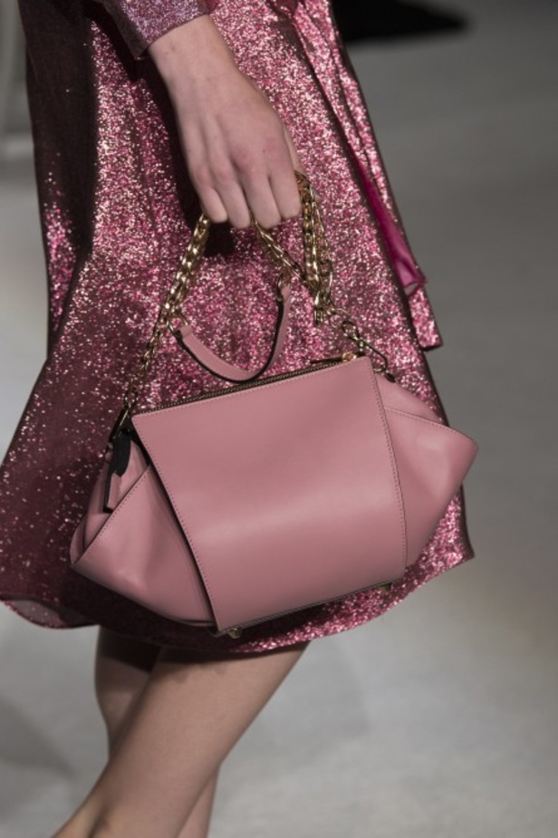 عرض أزياء كريستيان سيريانو لموسم ربيع وصيف 2020