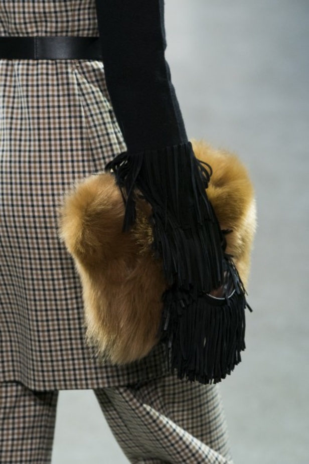 عرض أزياء إيلي تاهاري لخريف وشتاء 2019