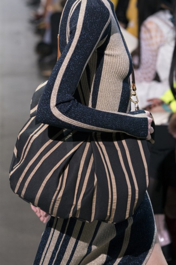 مجموعة Self Portrait للألبسة الجاهزة لخريف 2019