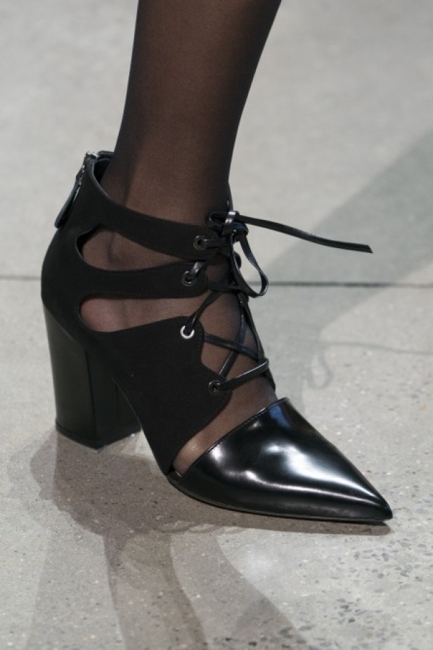 مجموعة Self Portrait للألبسة الجاهزة لخريف 2019