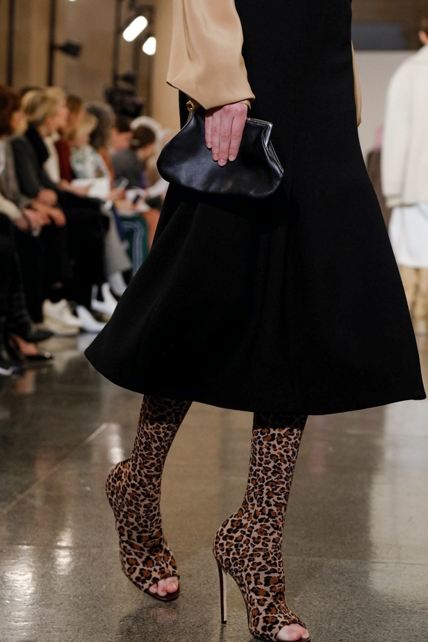 مجموعة فيكتوريا بيكهام لموسم خريف وشتاء 2019-2020