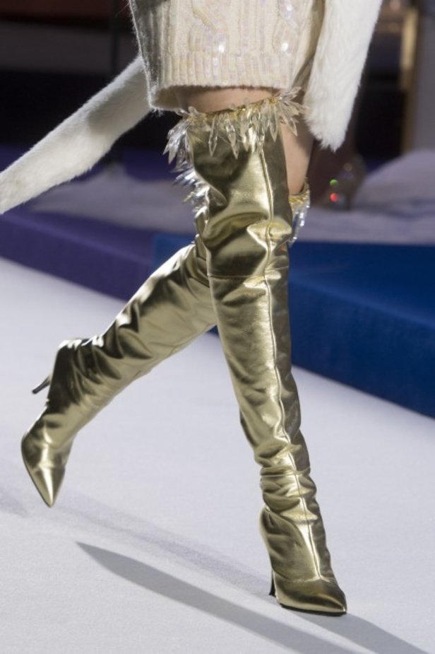 مجموعة Moschino  للألبسة الجاهزة لخريف و شتاء 2019