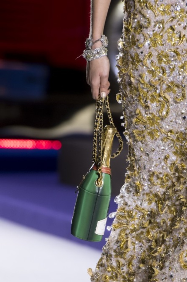 مجموعة Moschino  للألبسة الجاهزة لخريف و شتاء 2019