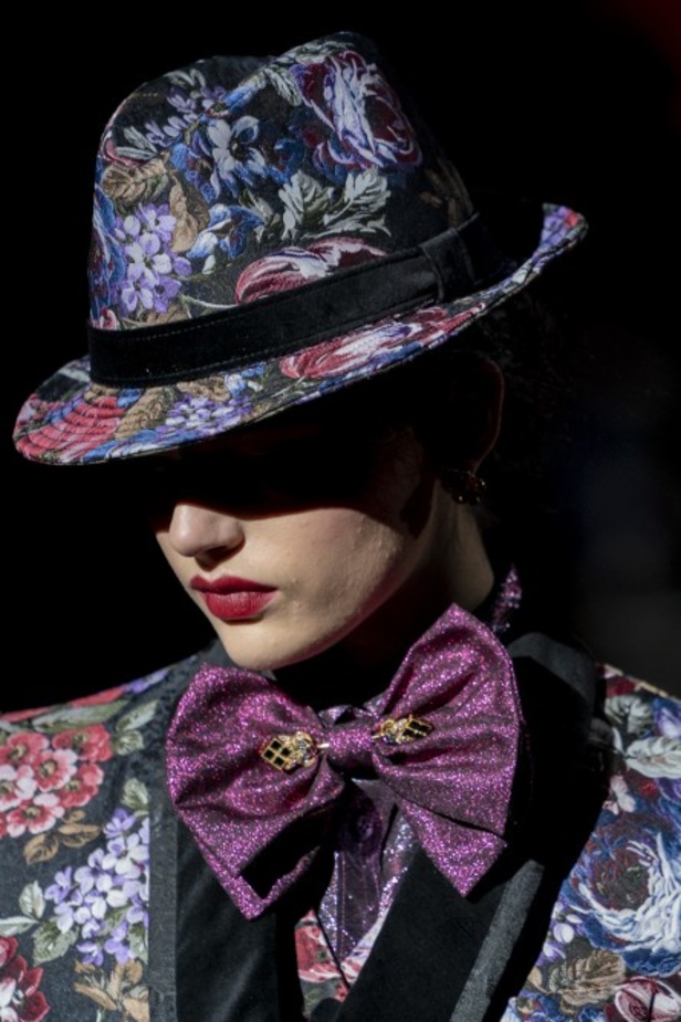 دولتشي أند غابانا تحيي موضة المرأة العصرية بتصاميمها