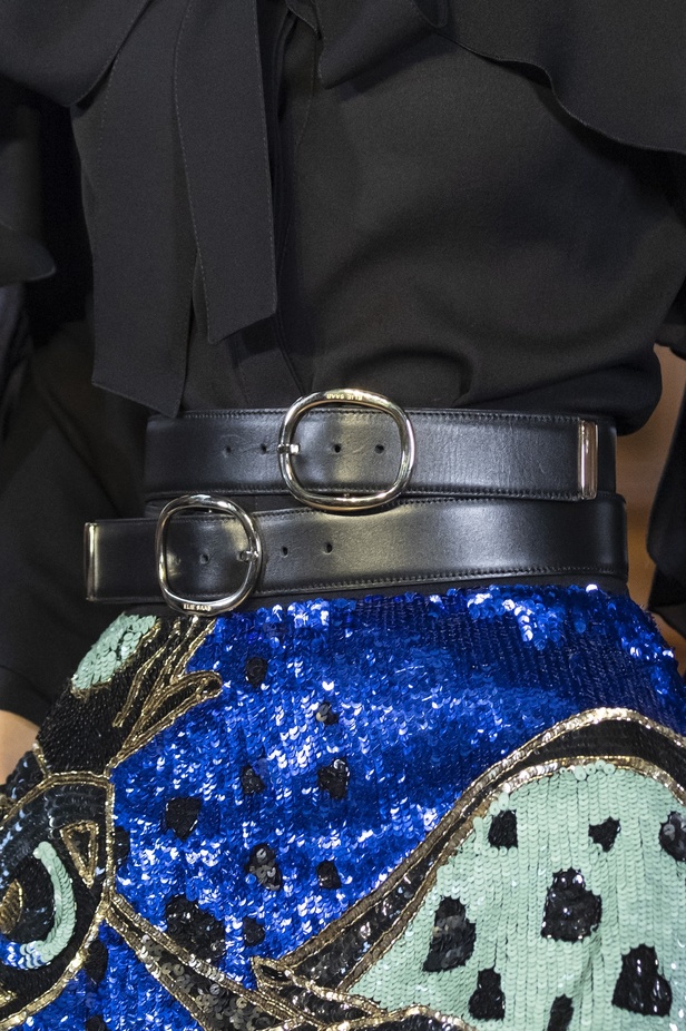 تصاميم كلاسيكية ومتنوعة من Elie Saab لخريف وشتاء 2019 