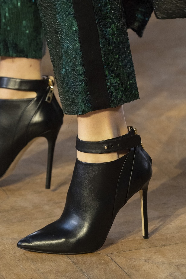 تصاميم كلاسيكية ومتنوعة من Elie Saab لخريف وشتاء 2019 