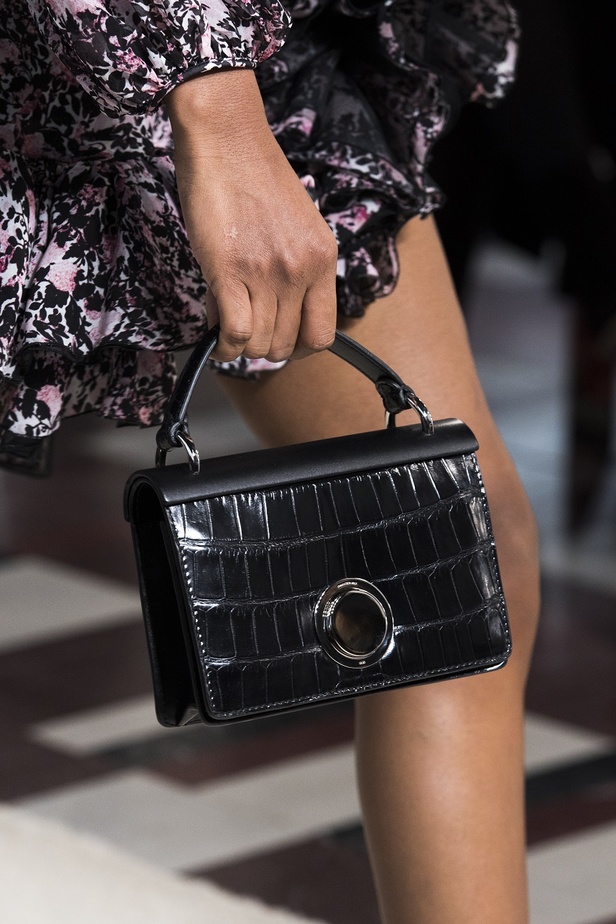 مجموعة Giambattista Valli للألبسة الجاهزة لخريف 2019