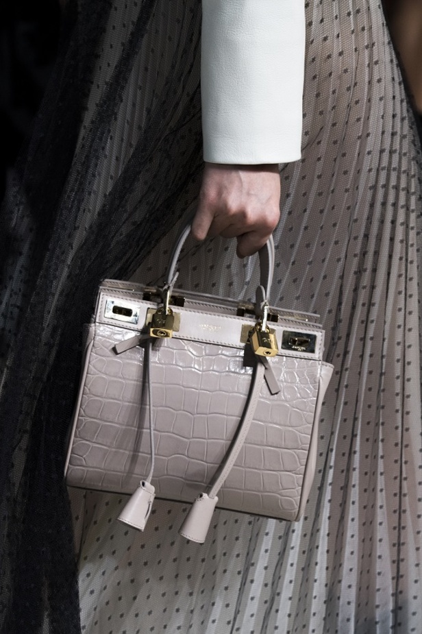 مجموعة Giambattista Valli للألبسة الجاهزة لخريف 2019