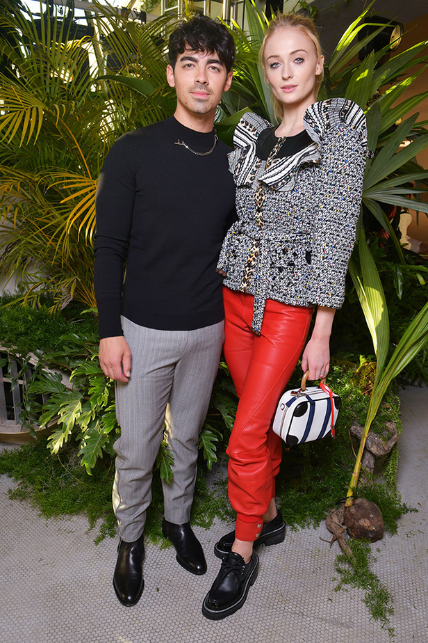 لويس فيتون تحوّل مطار نيويورك إلى منصة لعرض مجموعة 2020 Cruise Collection