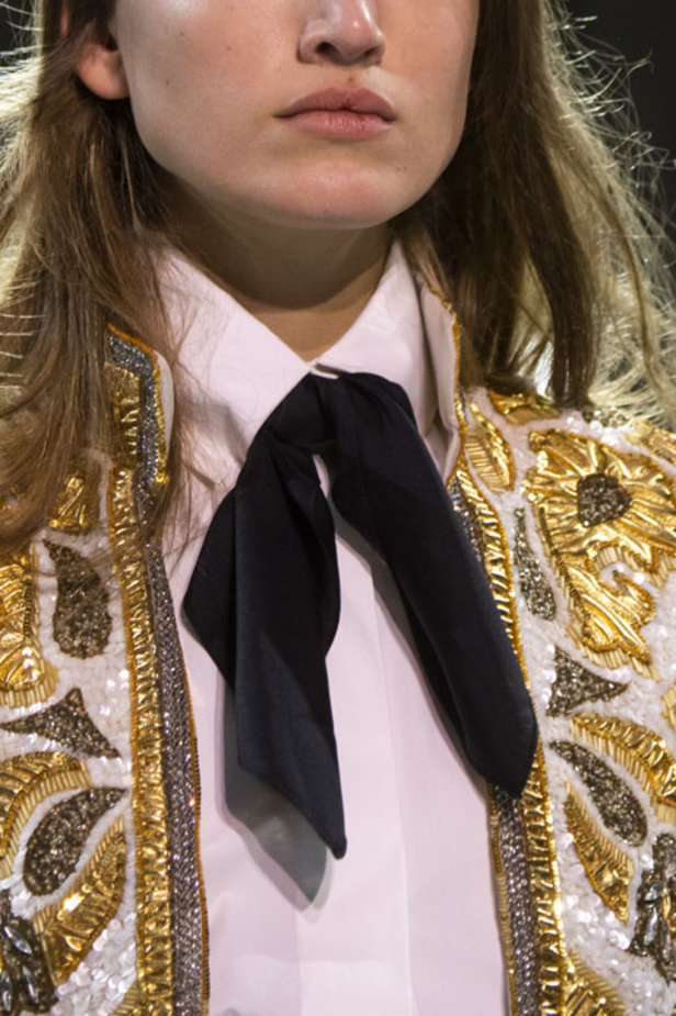 مجموعة الألبسة الراقية من ألكسندر فوتييه لربيع 2019