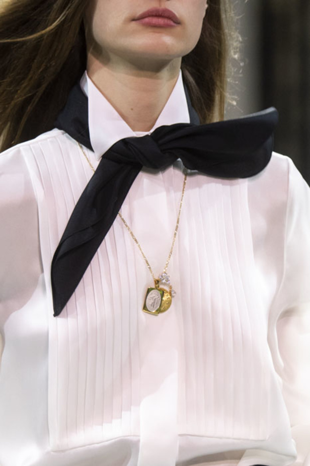 مجموعة الألبسة الراقية من ألكسندر فوتييه لربيع 2019