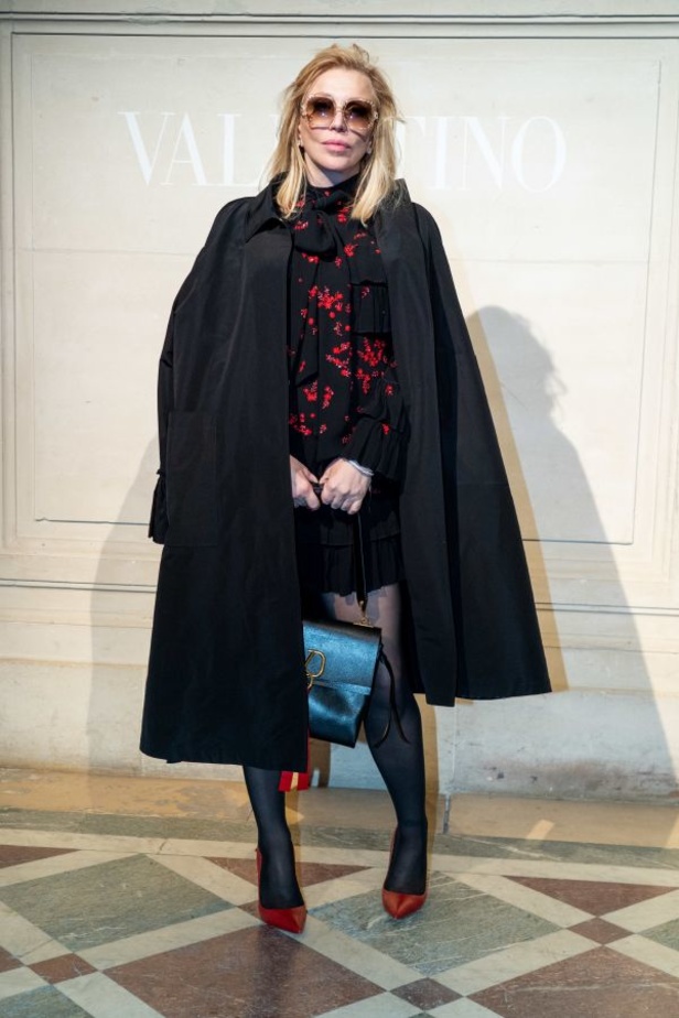 عرض أزياء فالنتينو لربيع 2019