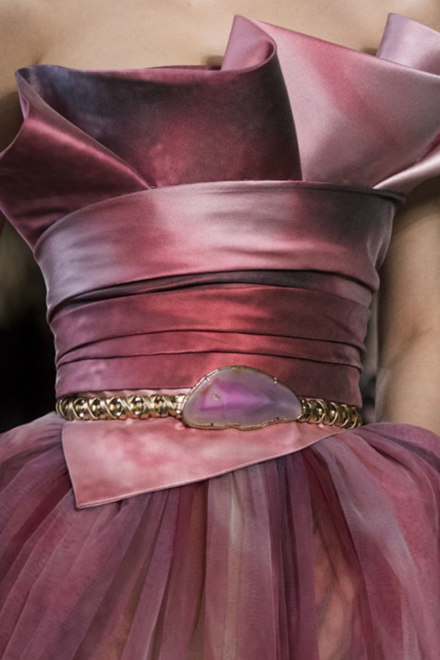 مجموعة ايلي صعب للهوت كوتور لربيع وصيف 2019