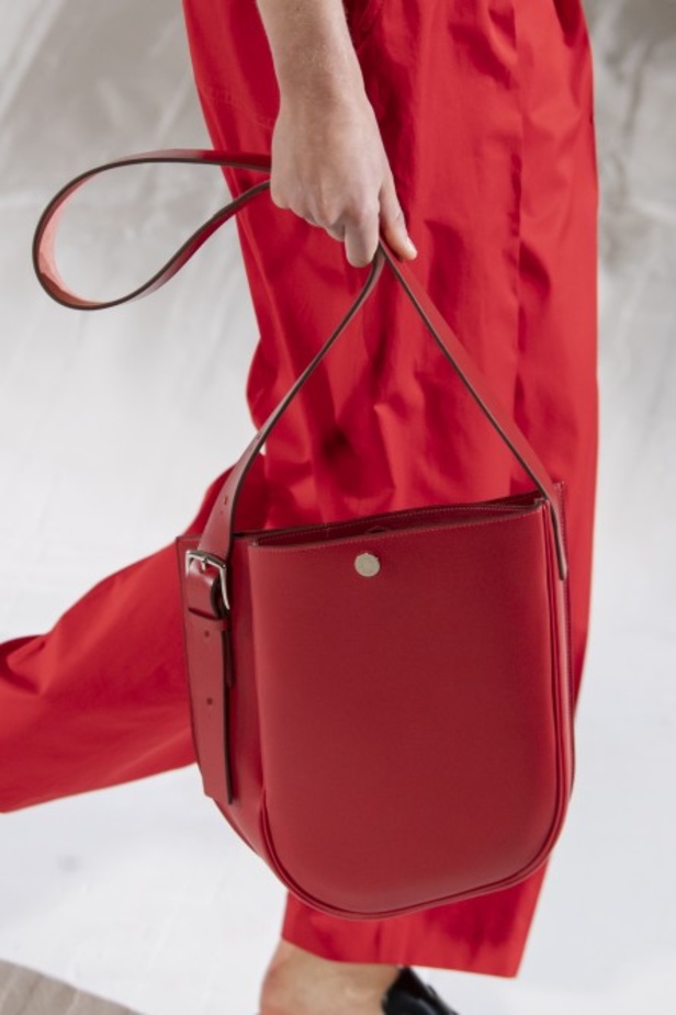 عرض أزياء Hermes لربيع وصيف 2021 من أسبوع الموضة في باريس