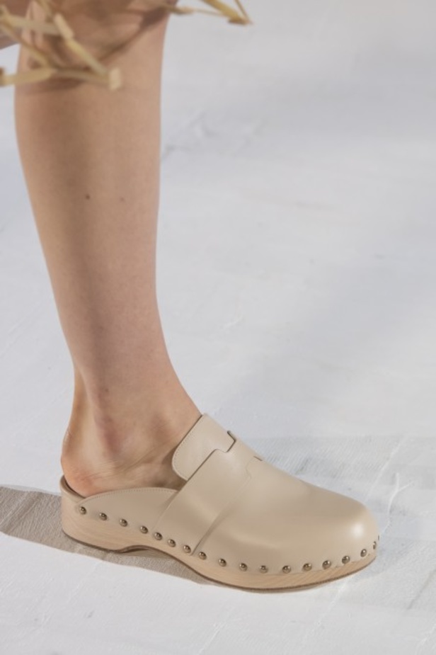 عرض أزياء Hermes لربيع وصيف 2021 من أسبوع الموضة في باريس